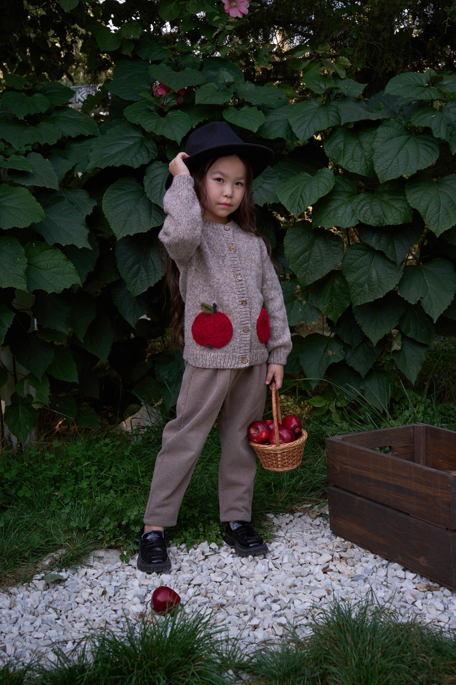 Apple cardigan | Beigebrown