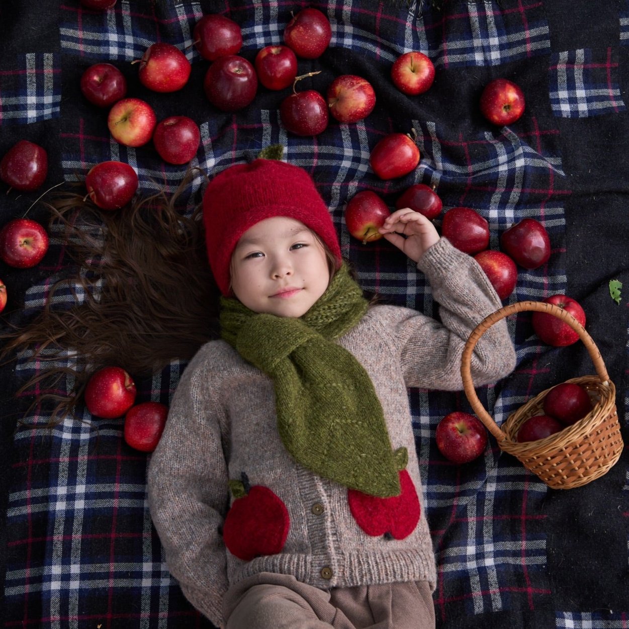 Apple cardigan | Beigebrown