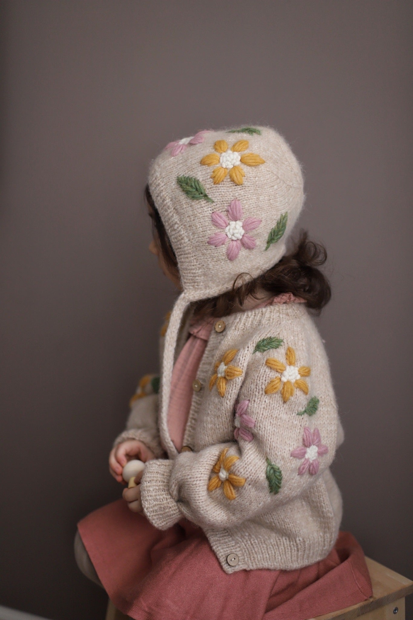 Flower Rain bonnet | Wheat