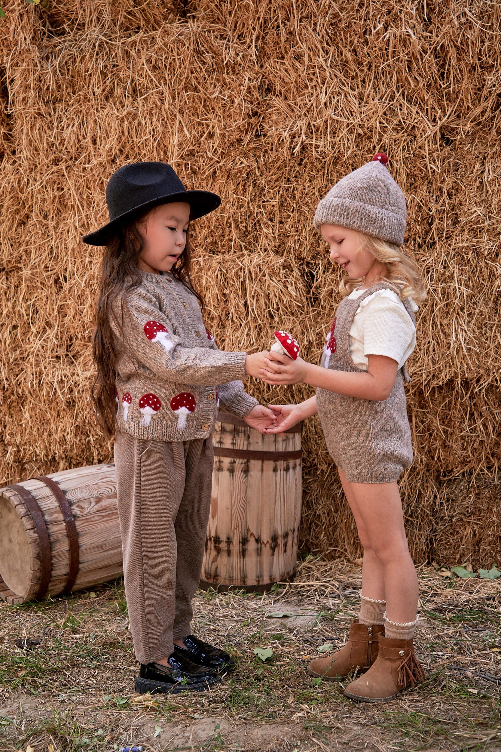Mushrooms cardigan | Beigebrown